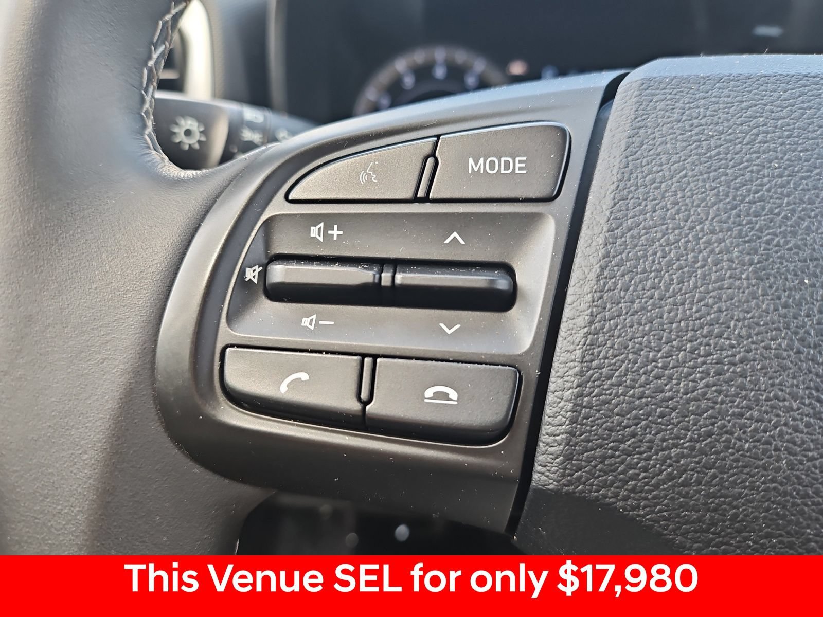 Used 2022 Hyundai Venue SEL FWD image 30