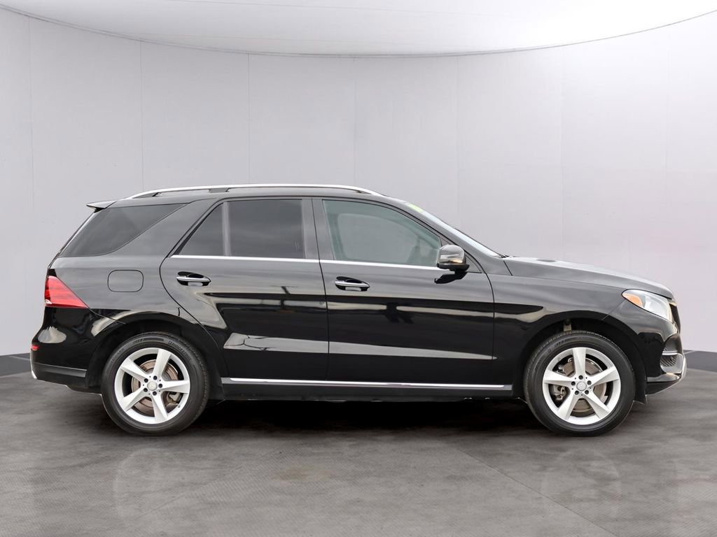 Used 2016 Mercedes-Benz GLE 300d 4MATIC image 4