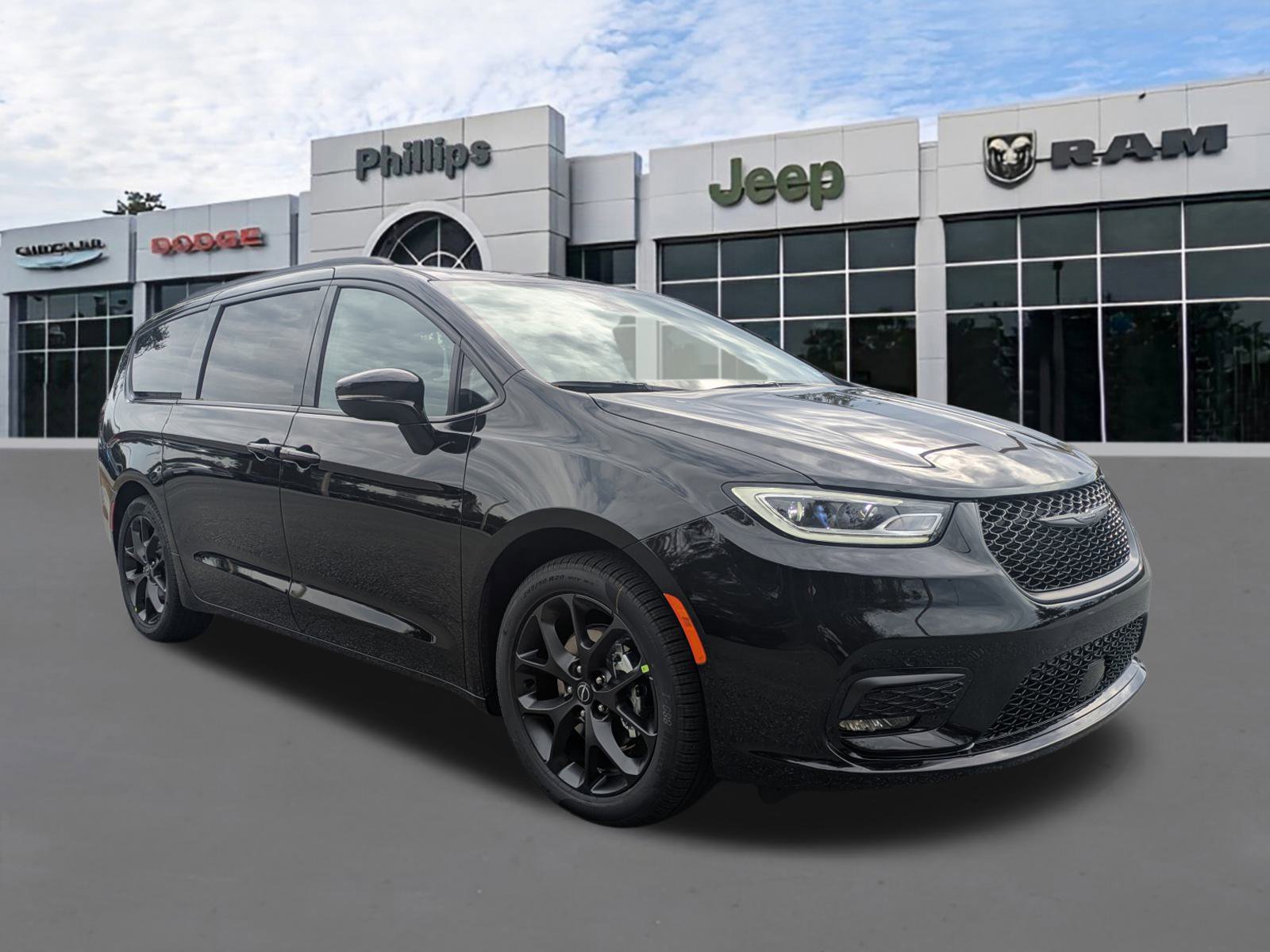 New 2026 Chrysler Pacifica Select image 2