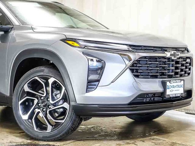 New 2026 Chevrolet Trax RS w/ Driver Confidence Package FWD image 3