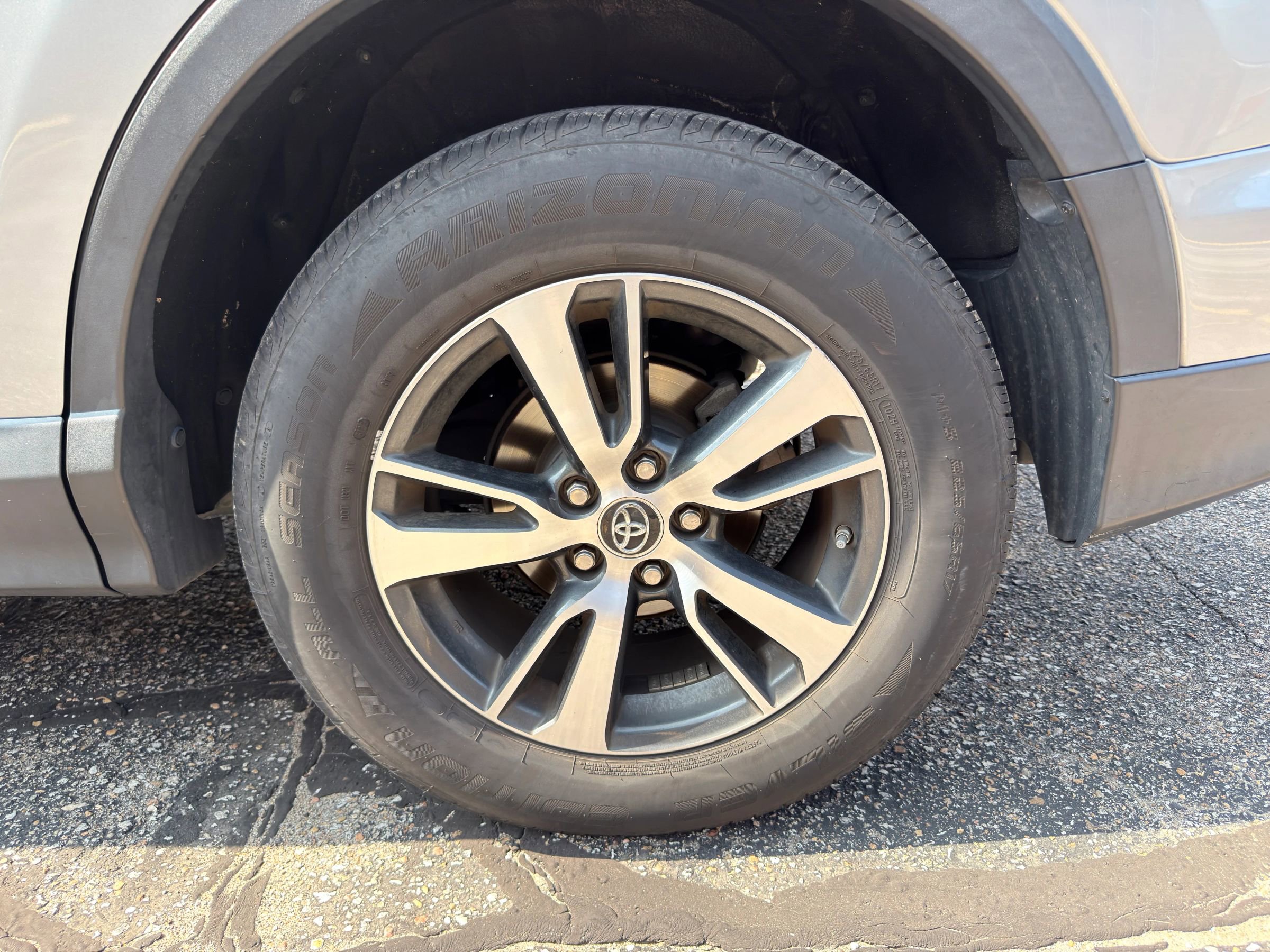 Used 2016 Toyota RAV4 XLE FWD image 27