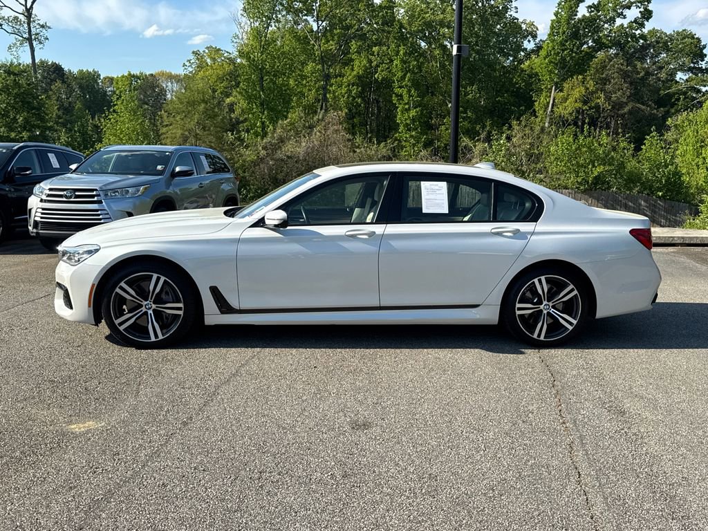 Used 2018 BMW 750i image 4