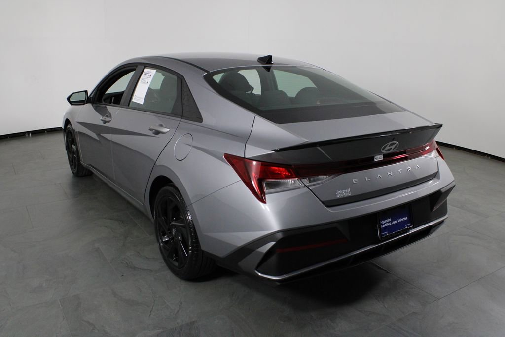 Used 2026 Hyundai Elantra Sport image 4
