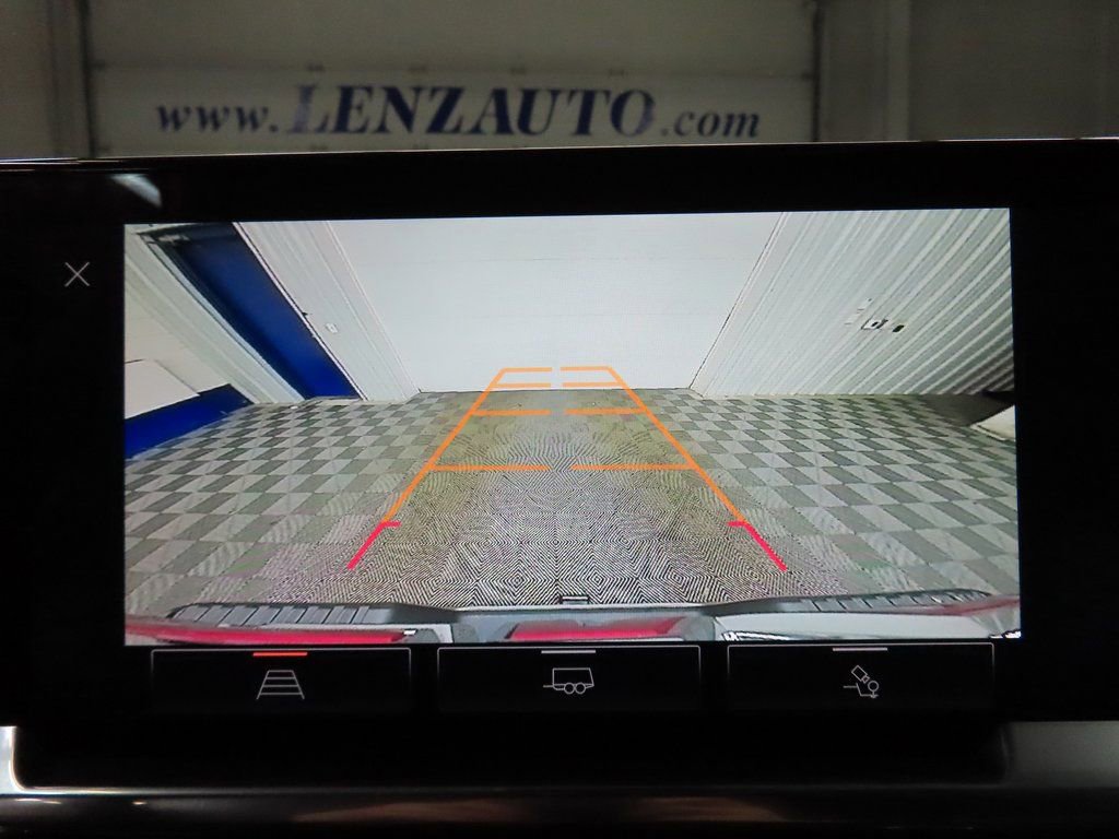 Used 2025 GMC Sierra 2500 SLT w/ SLT Convenience Package image 13