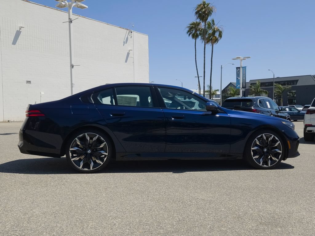 New 2026 BMW 530i w/ Executive Package RWD image 4