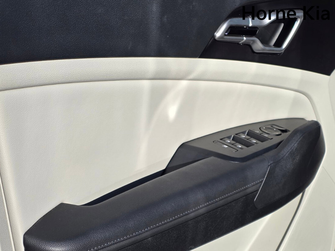 New 2026 Kia Sportage EX image 9