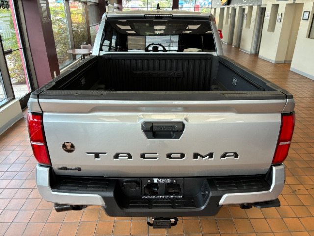 Used 2024 Toyota Tacoma TRD Sport AWD/4WD image 13