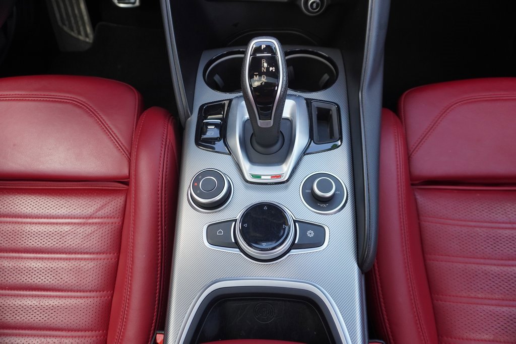 Used 2022 Alfa Romeo Giulia Veloce image 15