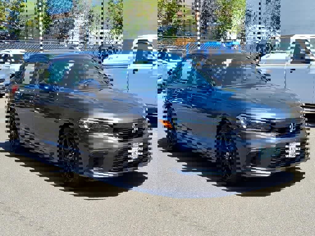 Used 2023 Honda Civic Sport image 3