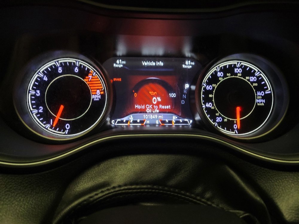 Used 2019 Jeep Cherokee Limited image 23