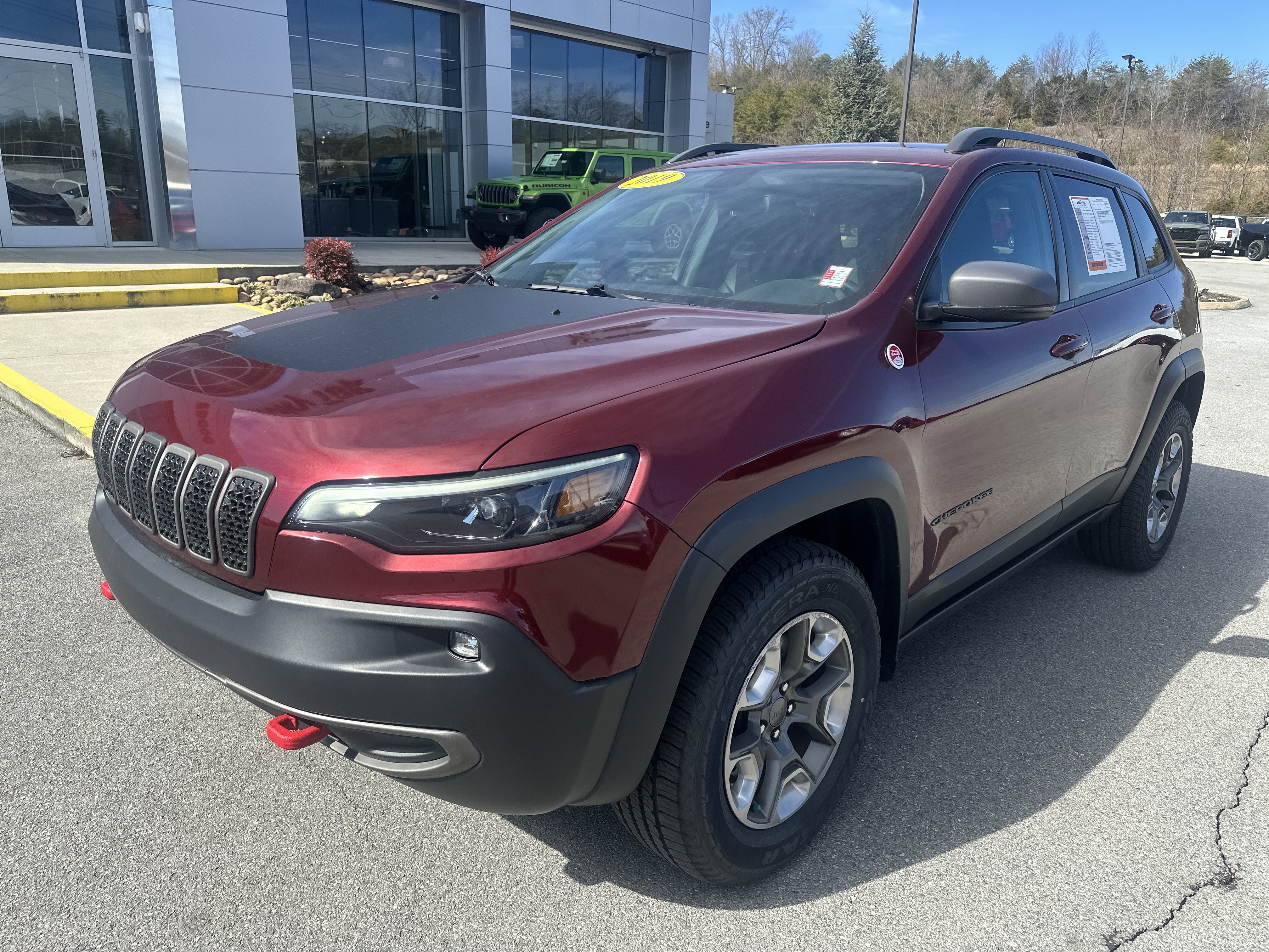 Used 2019 Jeep Cherokee Trailhawk w/ Comfort/Convenience Group image 2