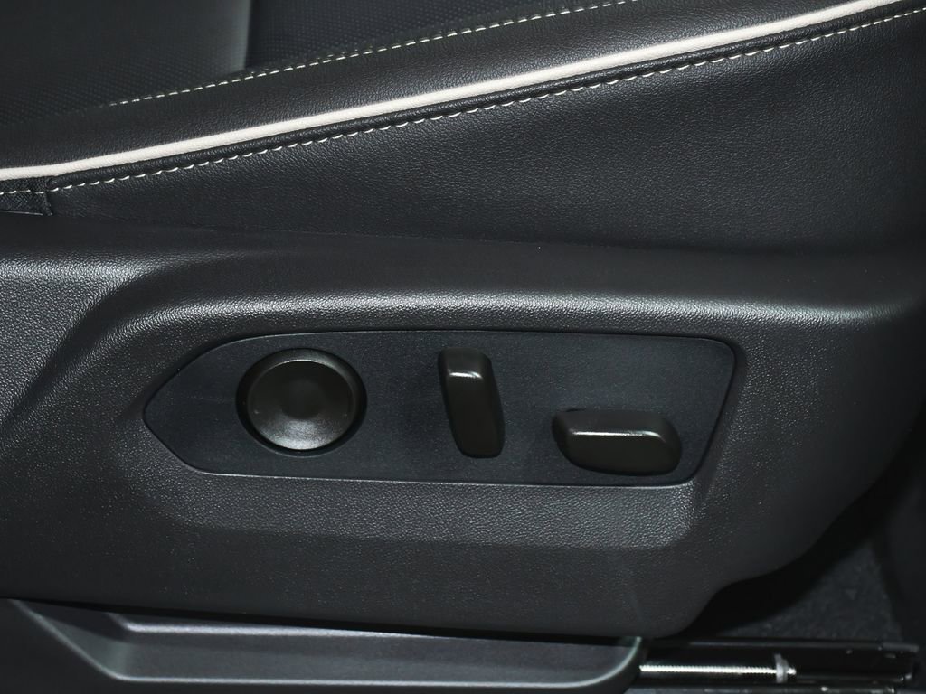 Used 2026 GMC Yukon Elevation w/ LPO, Floor Liner Package AWD/4WD image 59