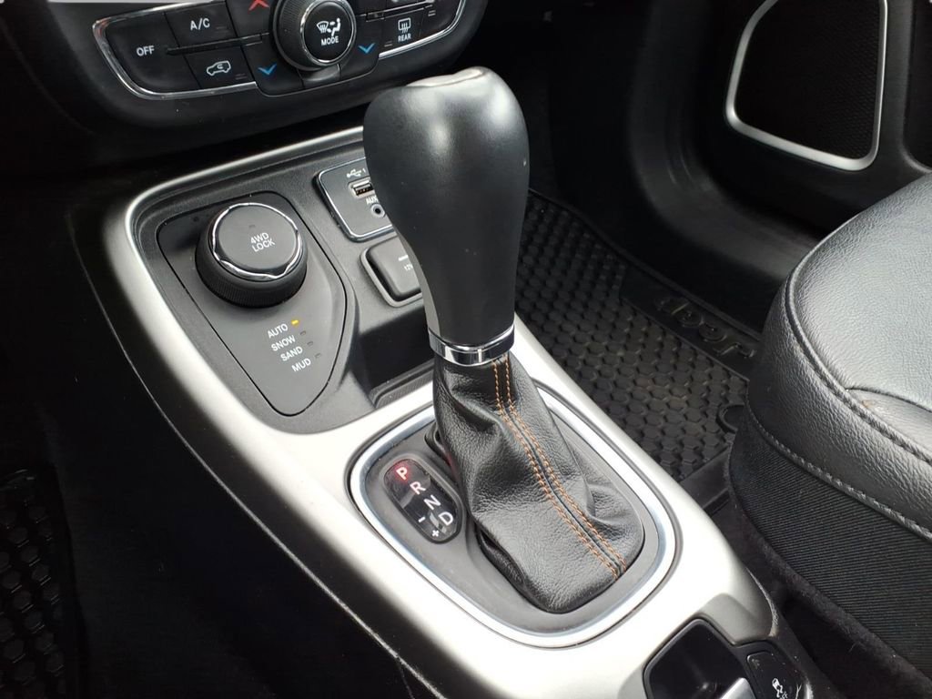 Used 2019 Jeep Compass Latitude w/ Cold Weather Group image 19