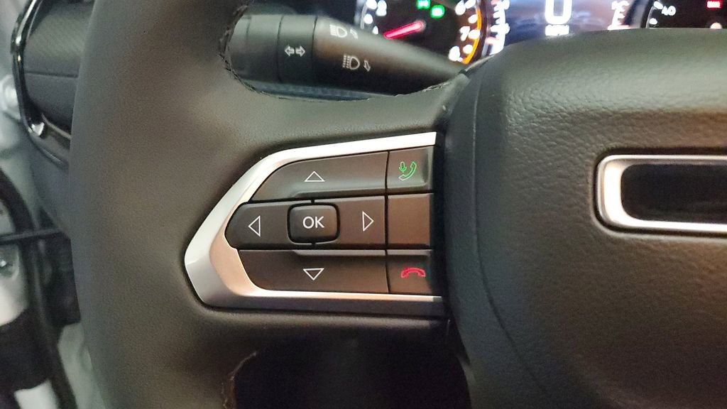 Used 2026 Jeep Compass Latitude image 28