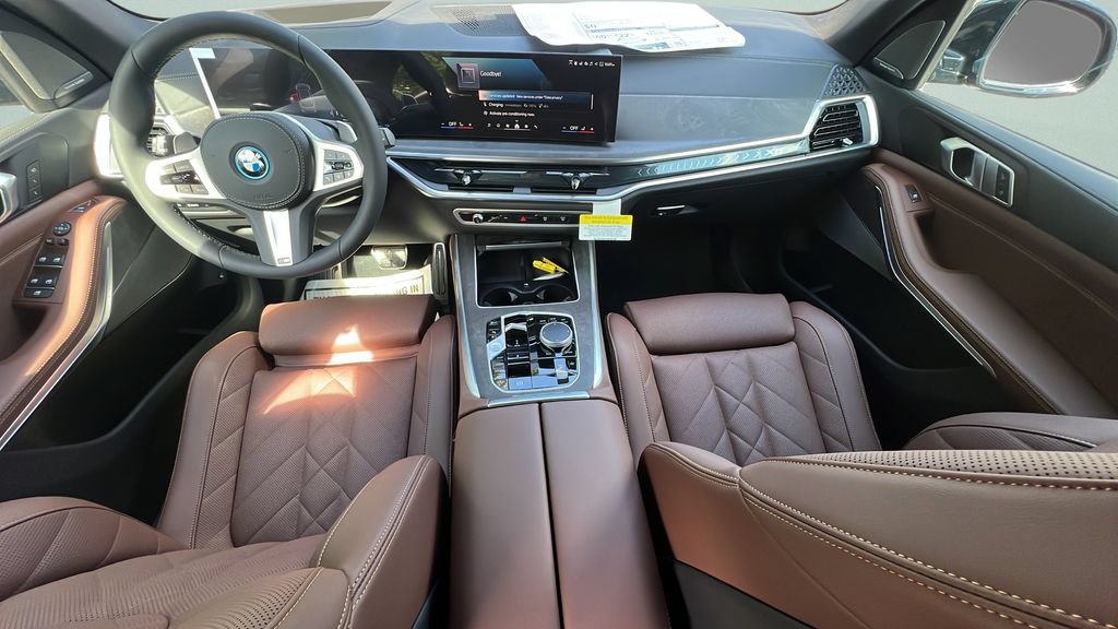 New 2026 BMW X5 xDrive50e w/ M Sport Package AWD/4WD image 10