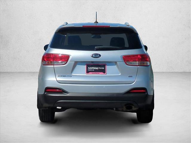 Used 2017 Kia Sorento FWD image 7