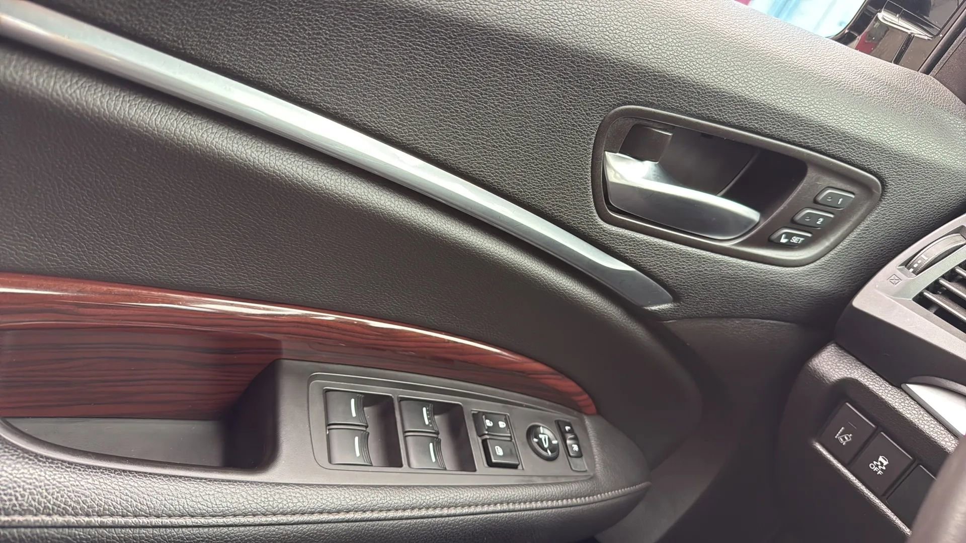 Used 2016 Acura MDX SH-AWD w/ Technology Package image 22