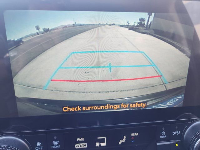 Used 2025 Toyota Highlander XLE image 27