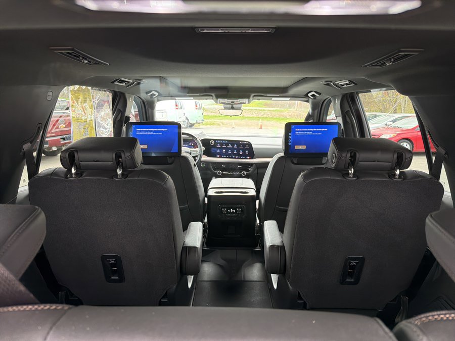 Used 2025 Chevrolet Tahoe High Country AWD/4WD image 6