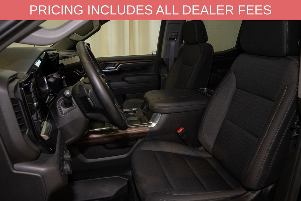 Used 2025 Chevrolet Silverado 1500 LT Trail Boss w/ Convenience Package II AWD/4WD image 11