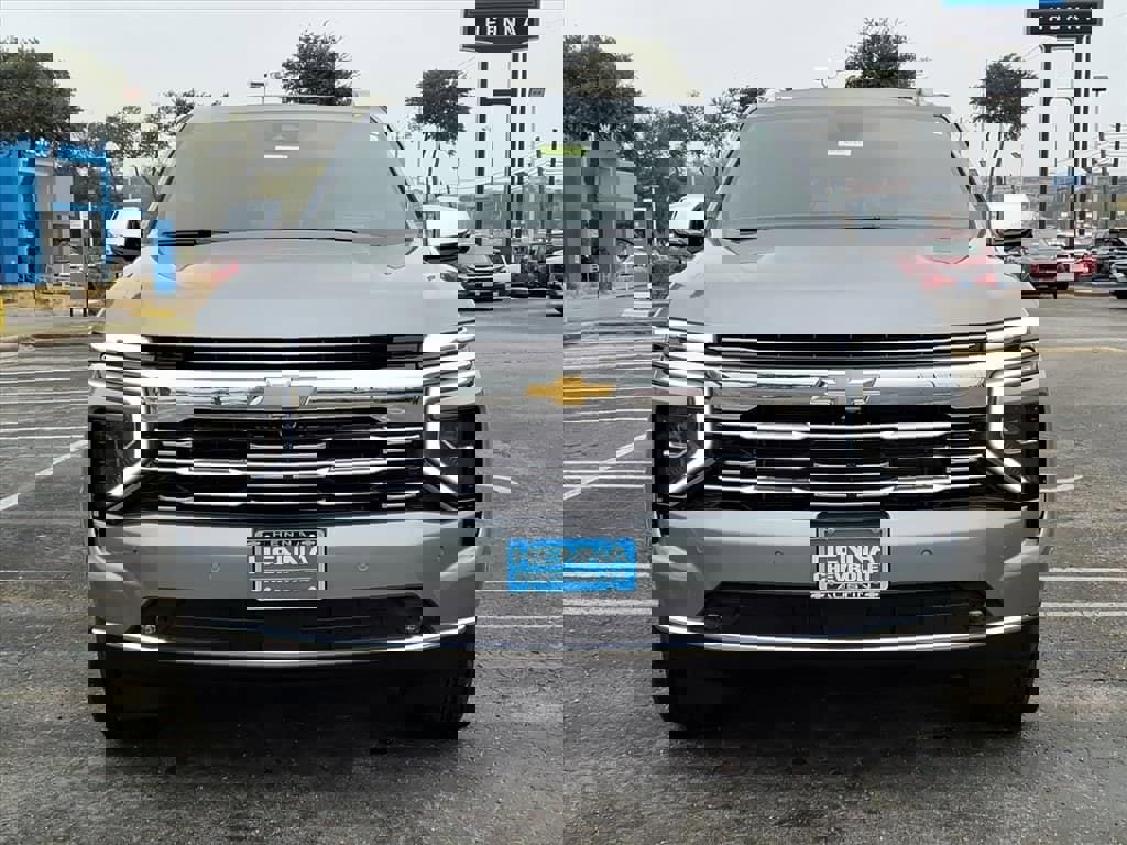 New 2026 Chevrolet Suburban Premier image 2