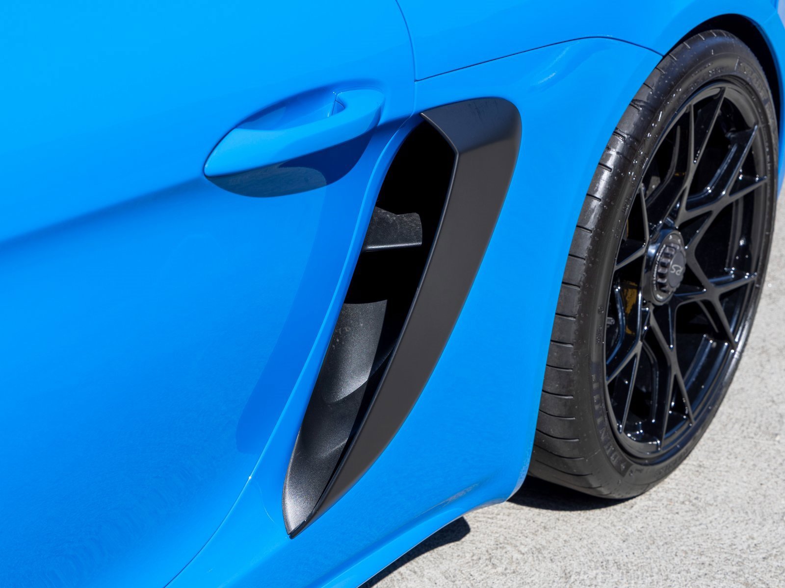 Certified 2024 Porsche 718 Boxster Spyder RS w/ Light Design Package image 25