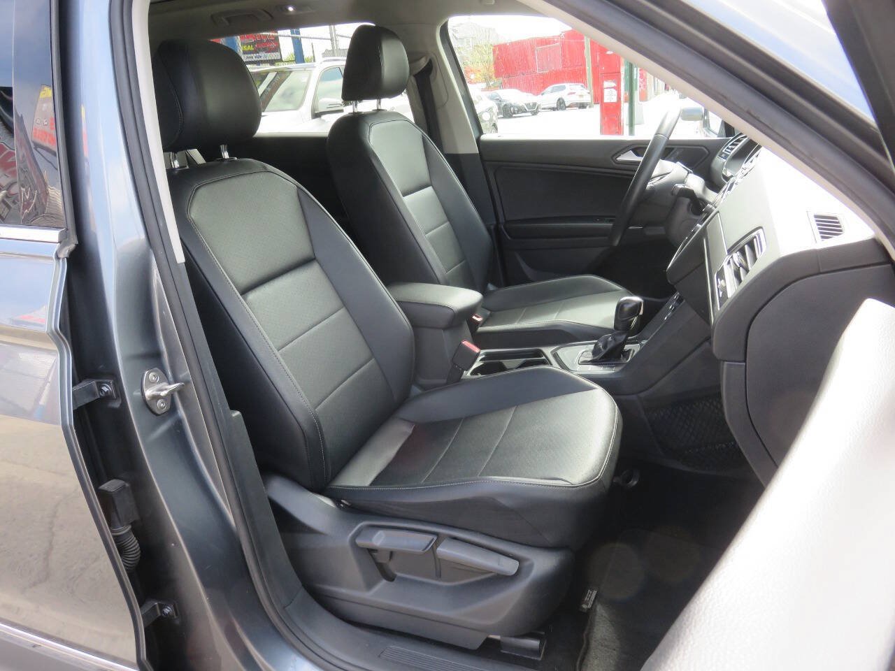 Used 2020 Volkswagen Tiguan S FWD image 11