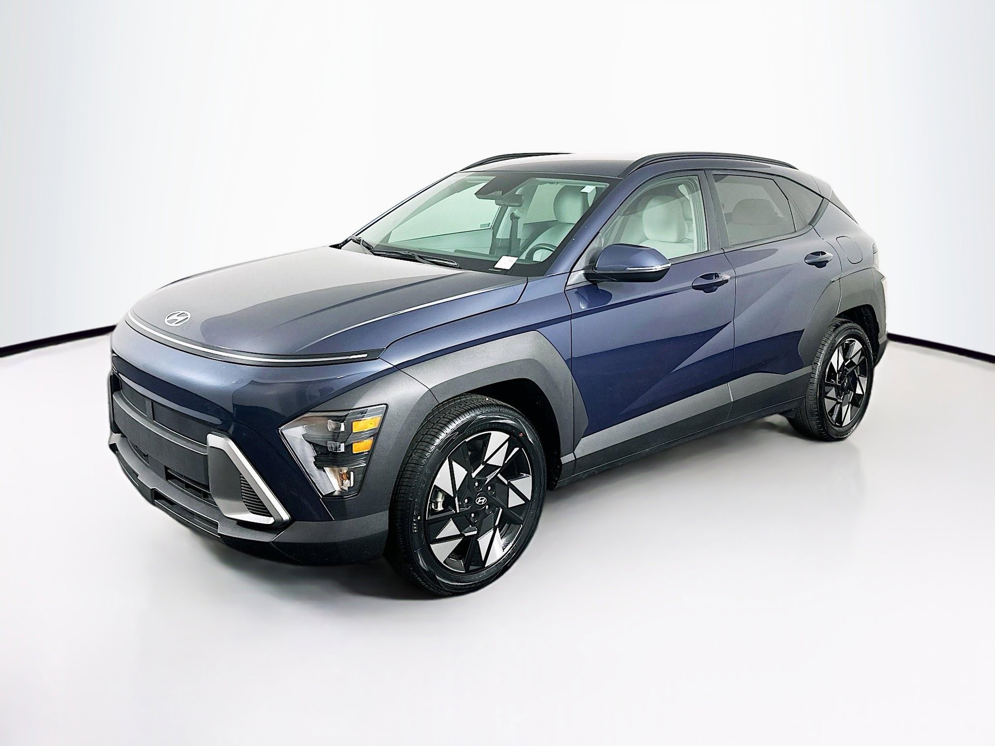 Used 2025 Hyundai Kona SEL image 3