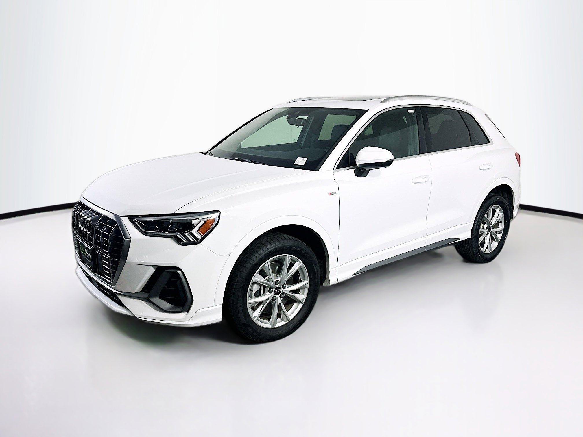 Used 2025 Audi Q3 2.0T Premium image 3