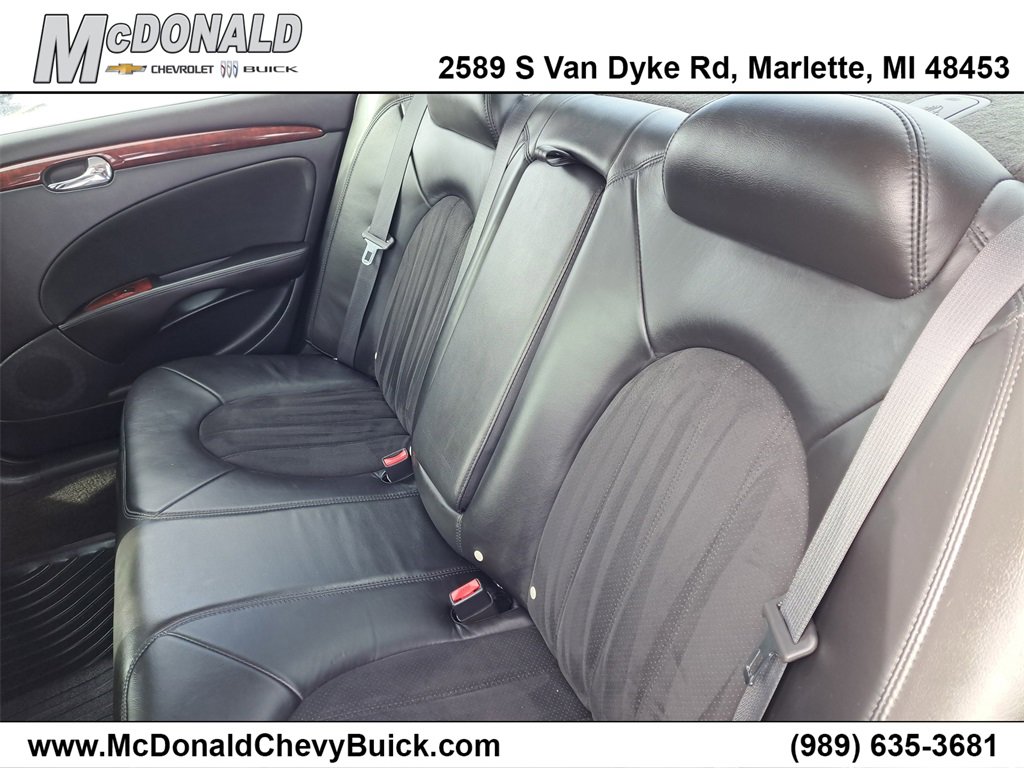 Used 2009 Buick Lucerne Super image 17