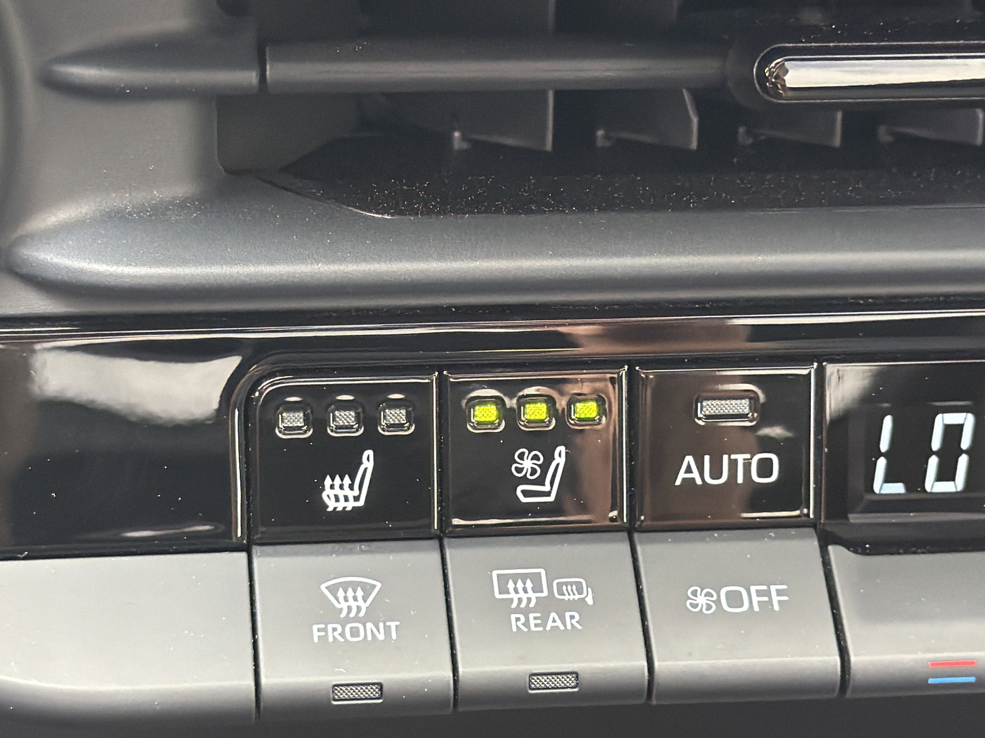 Used 2025 Toyota Crown Signia AWD/4WD image 30