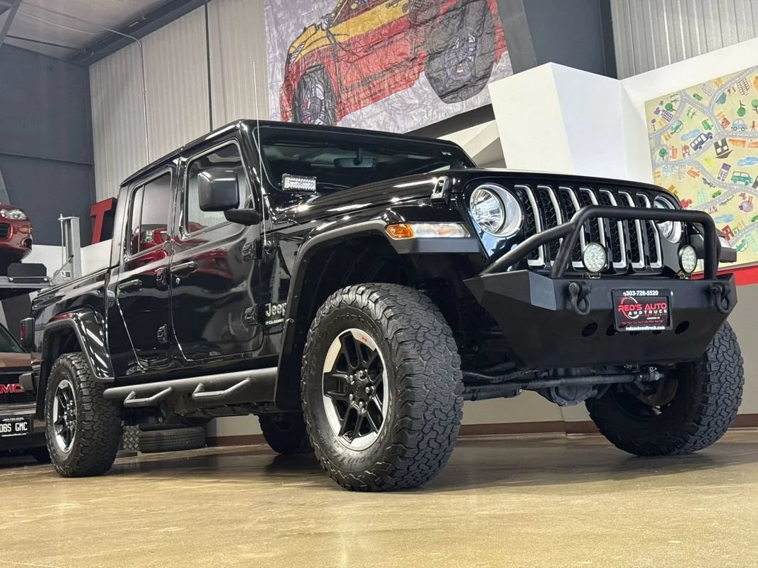 Used 2023 Jeep Gladiator Overland w/ Cold Weather Group AWD/4WD image 18