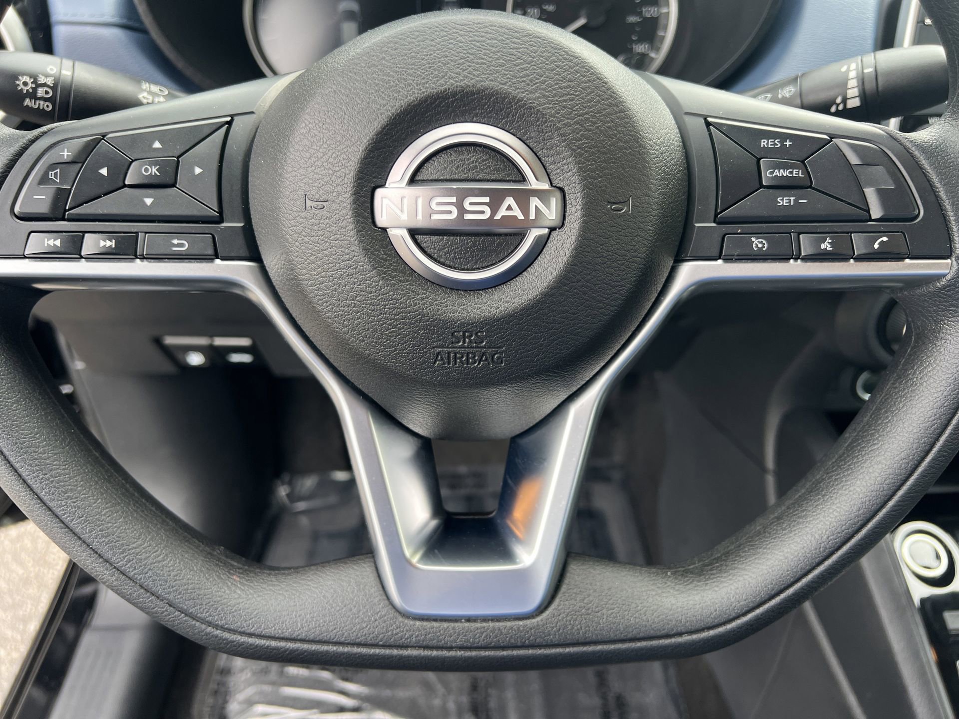 Certified 2025 Nissan Versa SV w/ Trunk Package image 9