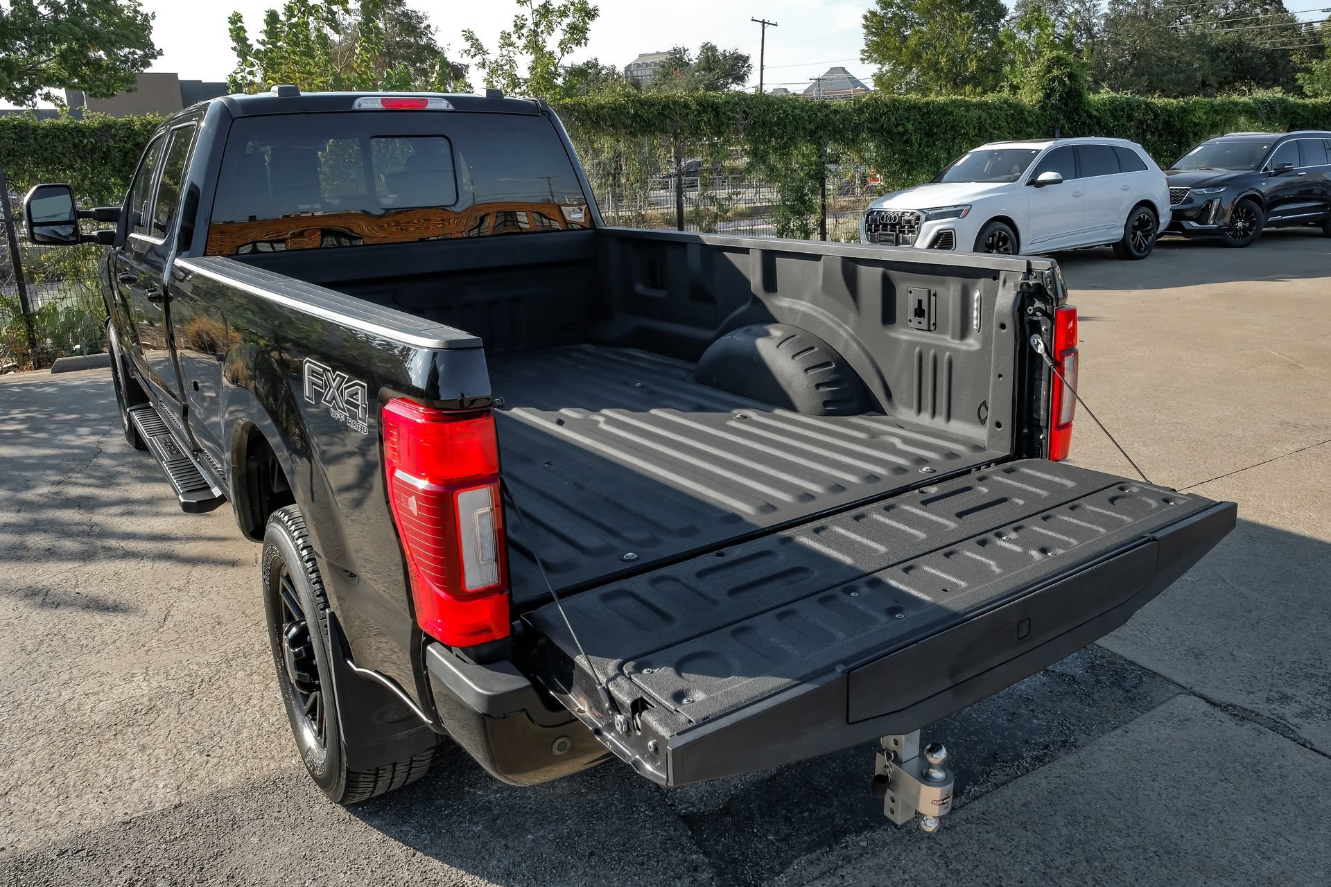 Used 2022 Ford F350 Lariat w/ Black Appearance Package AWD/4WD image 63