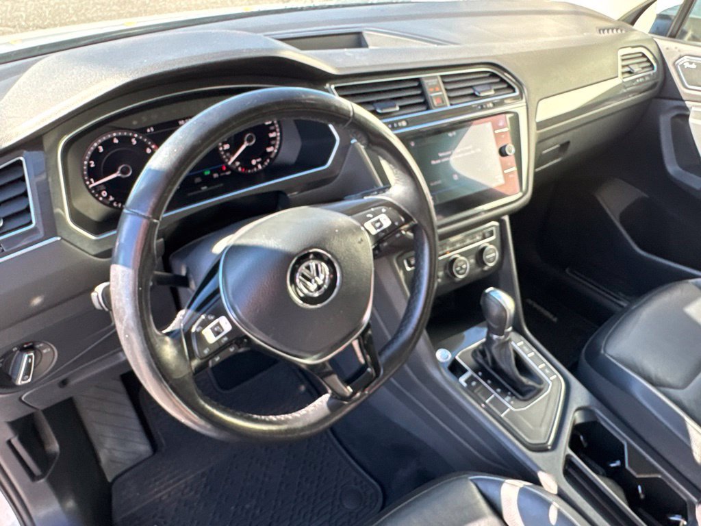 Used 2018 Volkswagen Tiguan SEL Premium FWD image 22