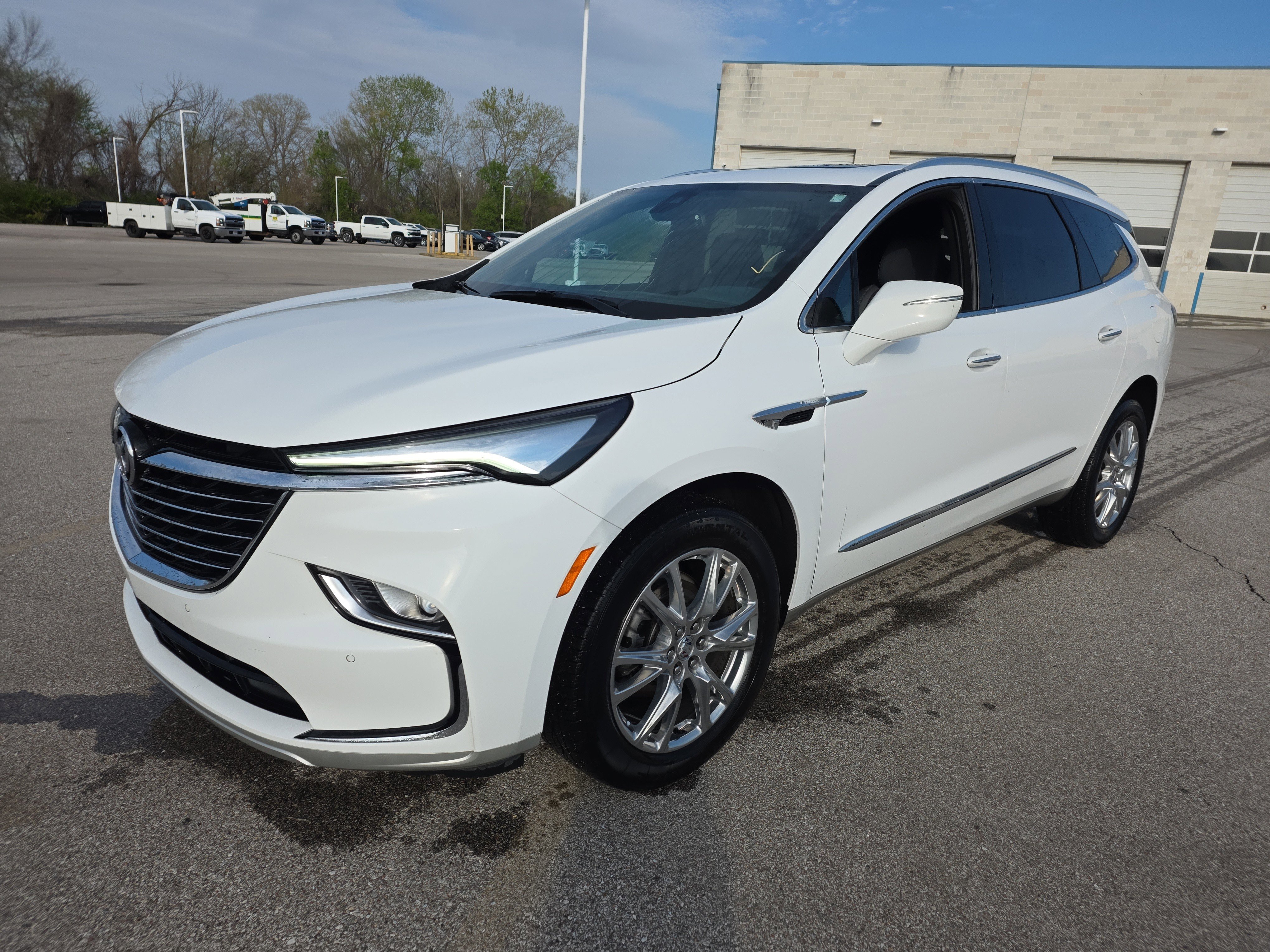 Used 2024 Buick Enclave Essence w/ Experience Buick Package image 7