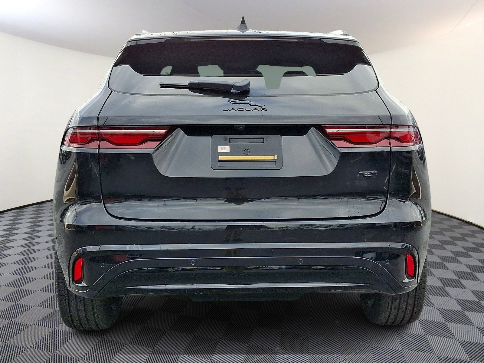 New 2026 Jaguar F-PACE R-Dynamic S image 3