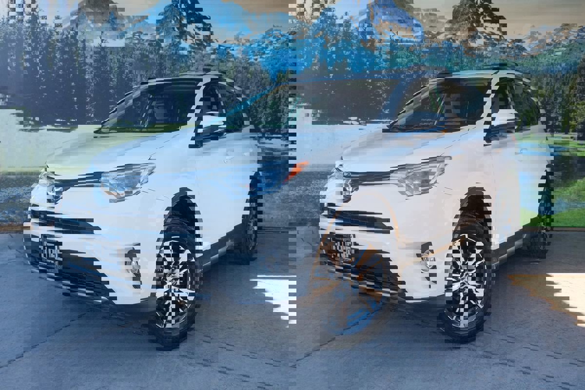 Used 2018 Toyota RAV4 XLE