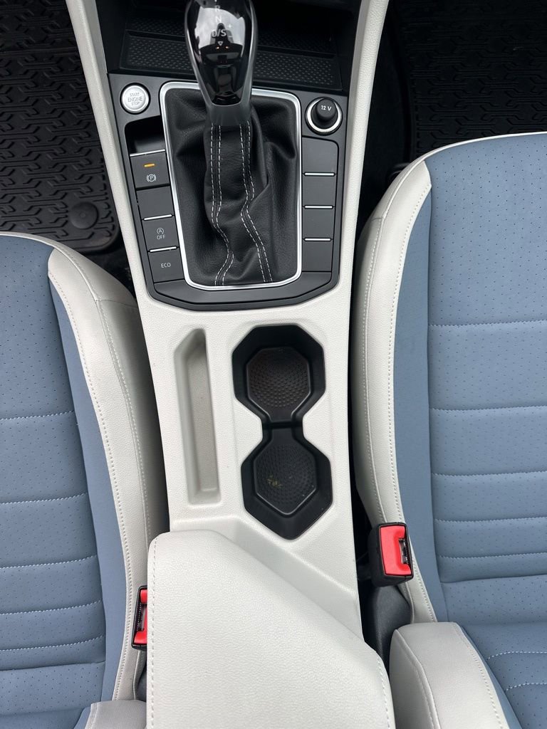 Used 2025 Volkswagen Jetta SE w/ Sunroof Package FWD image 29