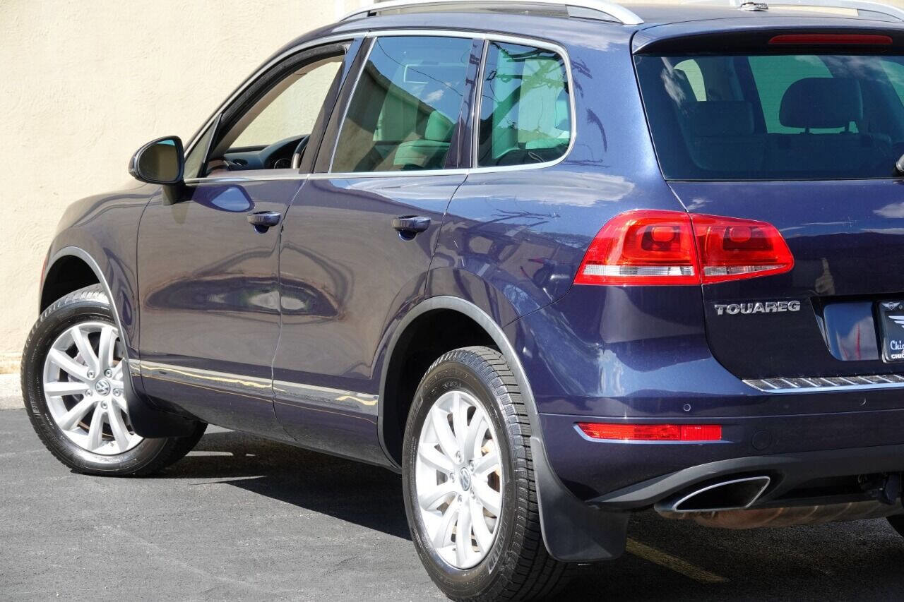 Used 2012 Volkswagen Touareg Sport image 8