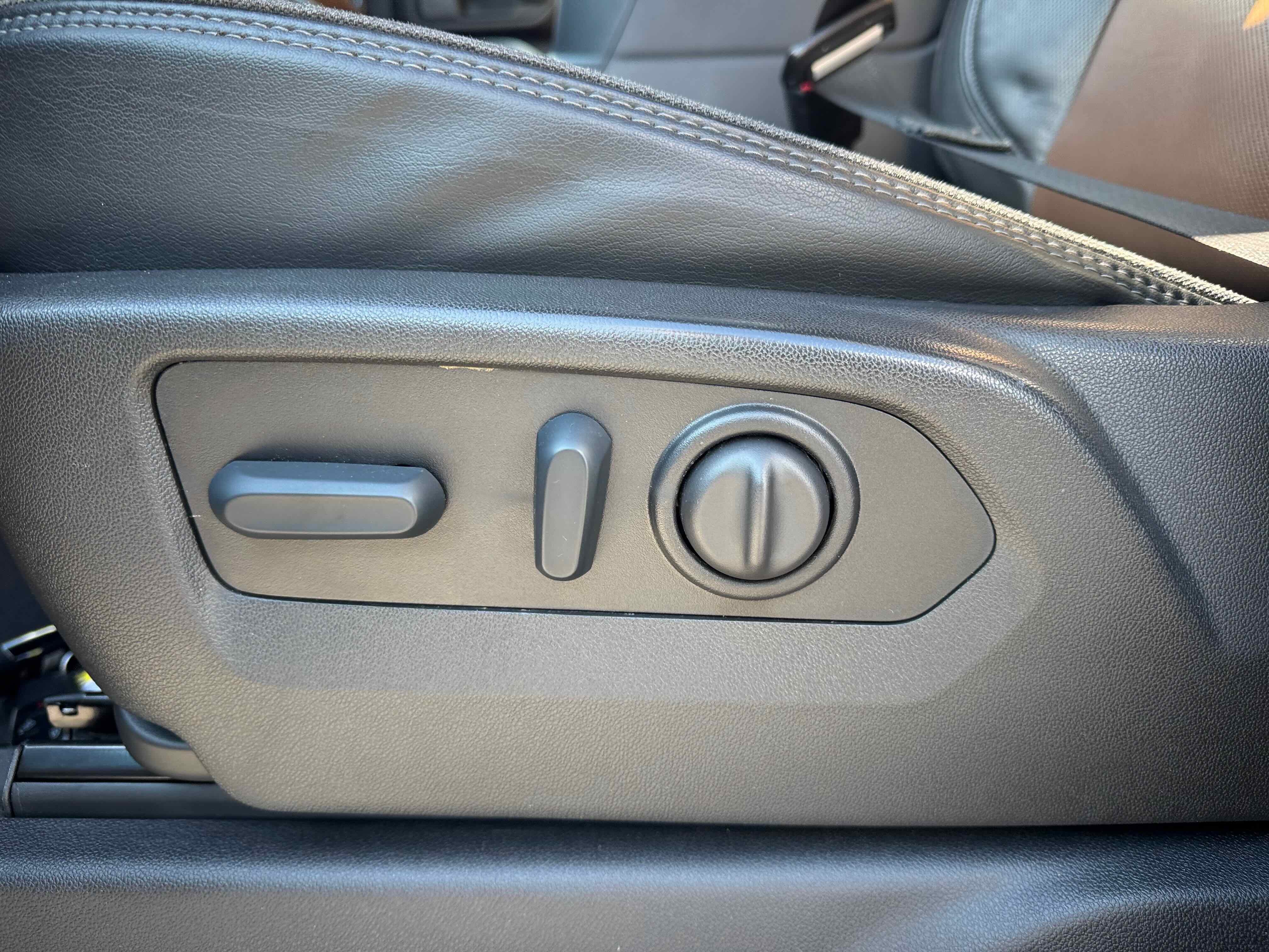 Used 2023 Chevrolet Silverado 3500 High Country w/ Z71 Off-Road Package image 17