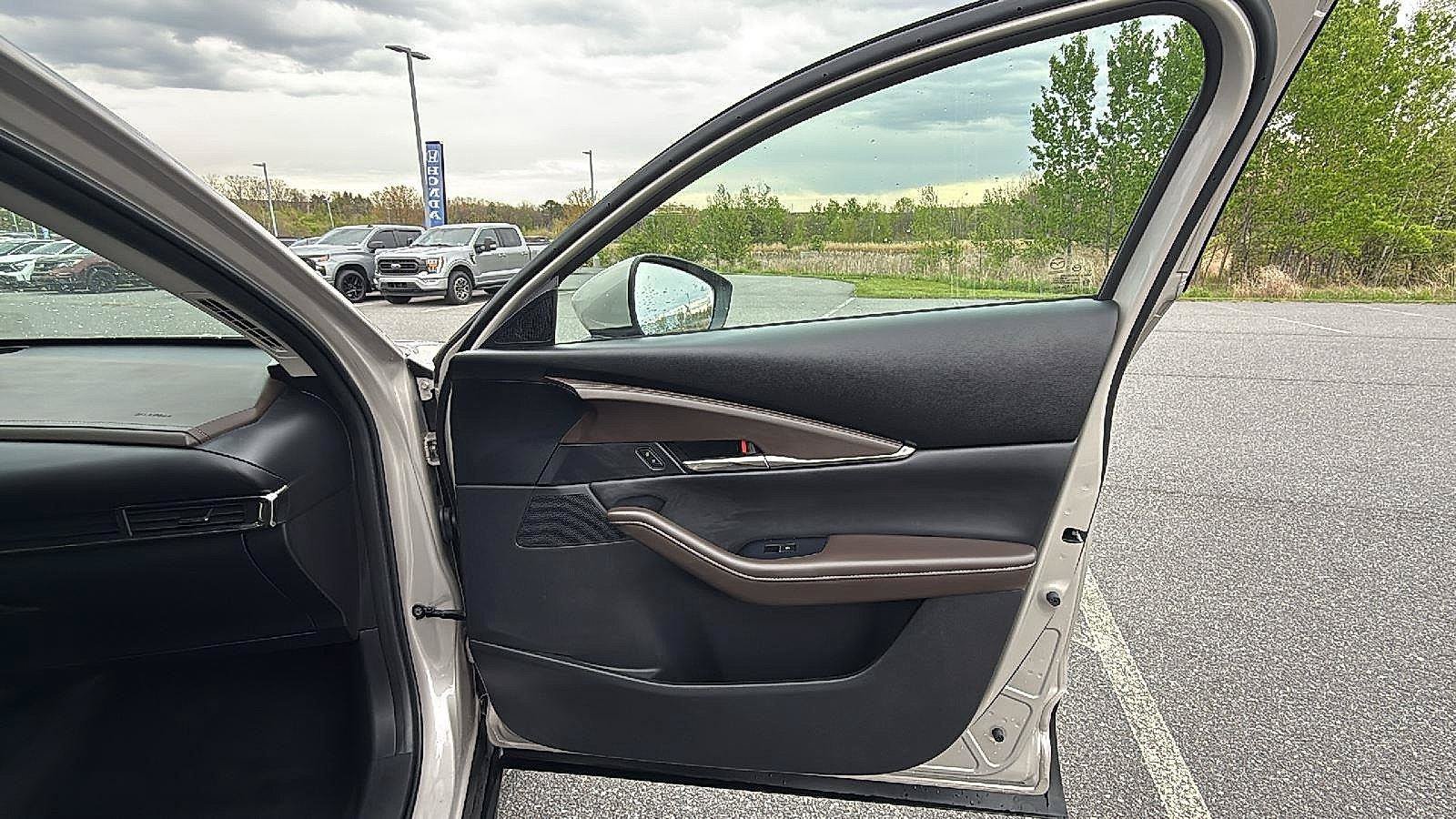 Used 2023 MAZDA CX-30 AWD 2.5 S w/ Premium Package image 15