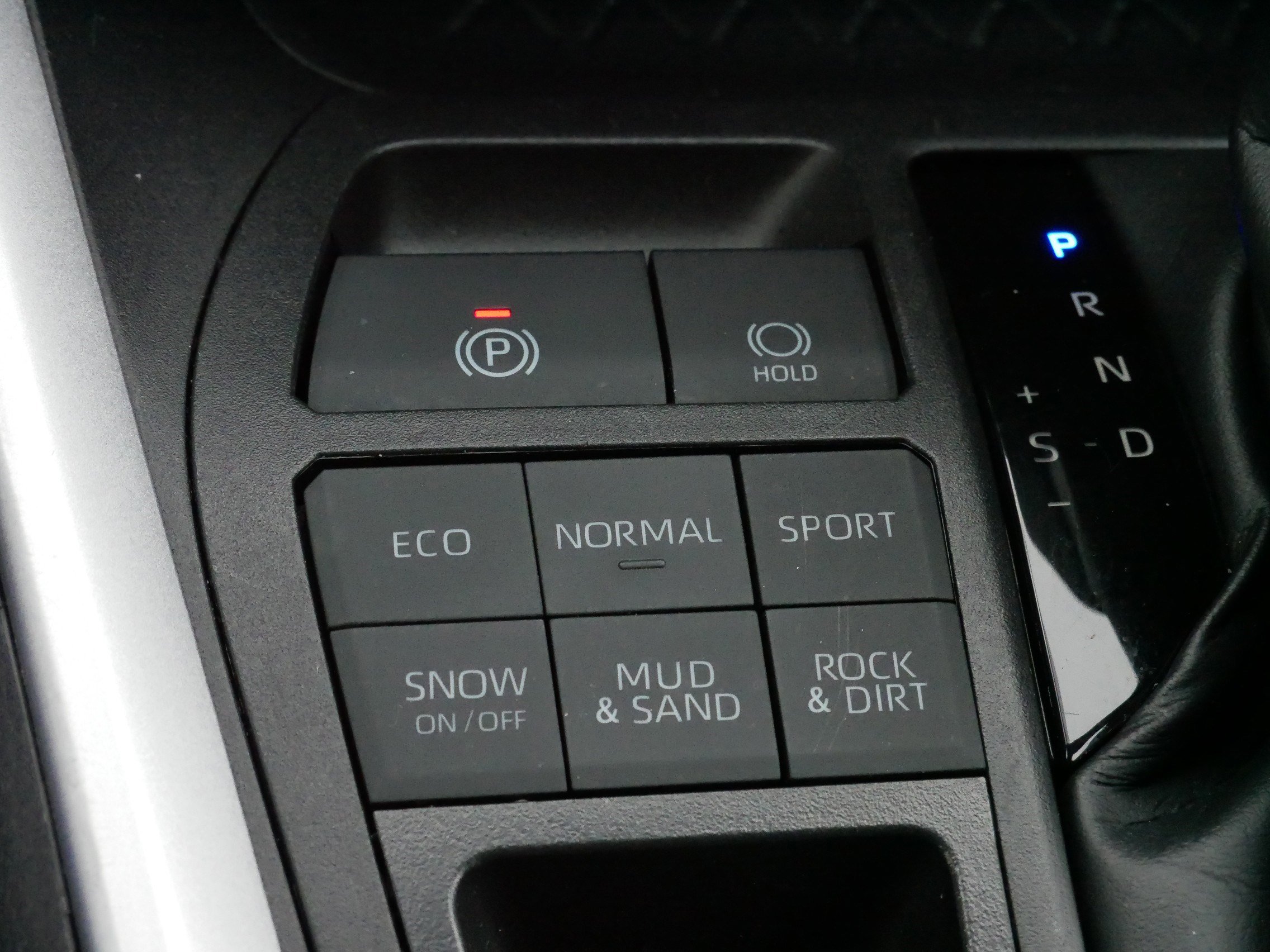 Certified 2025 Toyota RAV4 XLE image 28