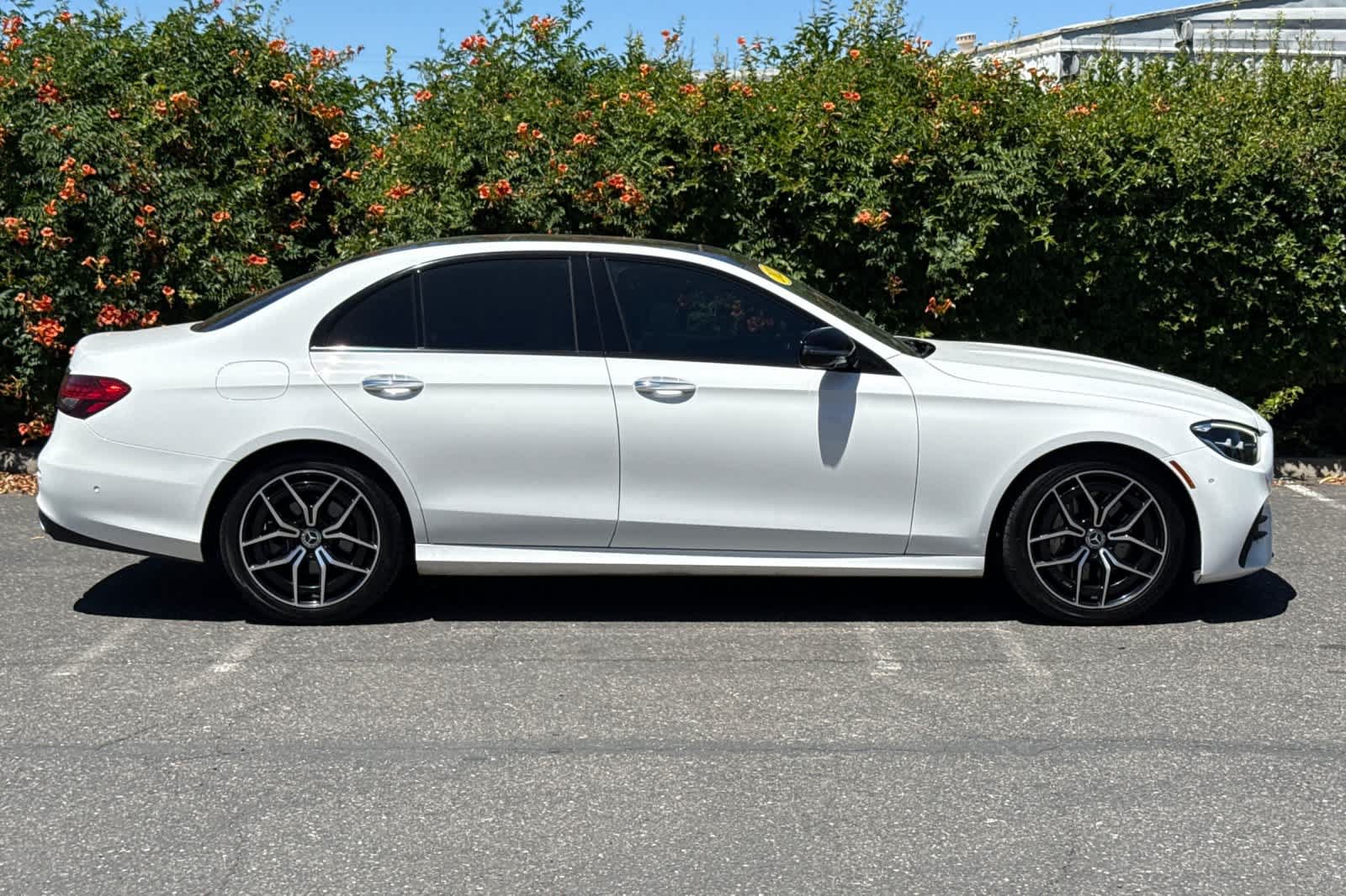 Used 2022 Mercedes-Benz E 350 Sedan image 2
