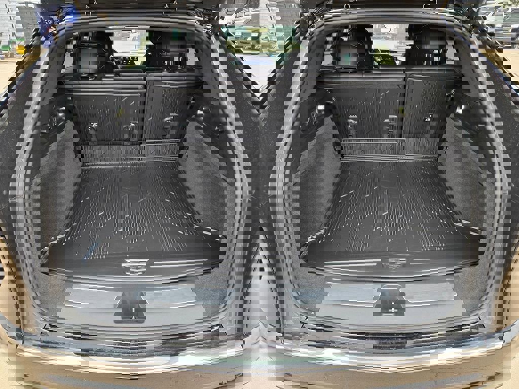 New 2026 Cadillac Lyriq Premium Luxury w/ LPO, Floor Liner Package image 31