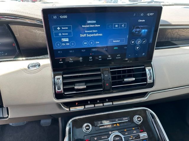 Used 2022 Lincoln Navigator Reserve image 31