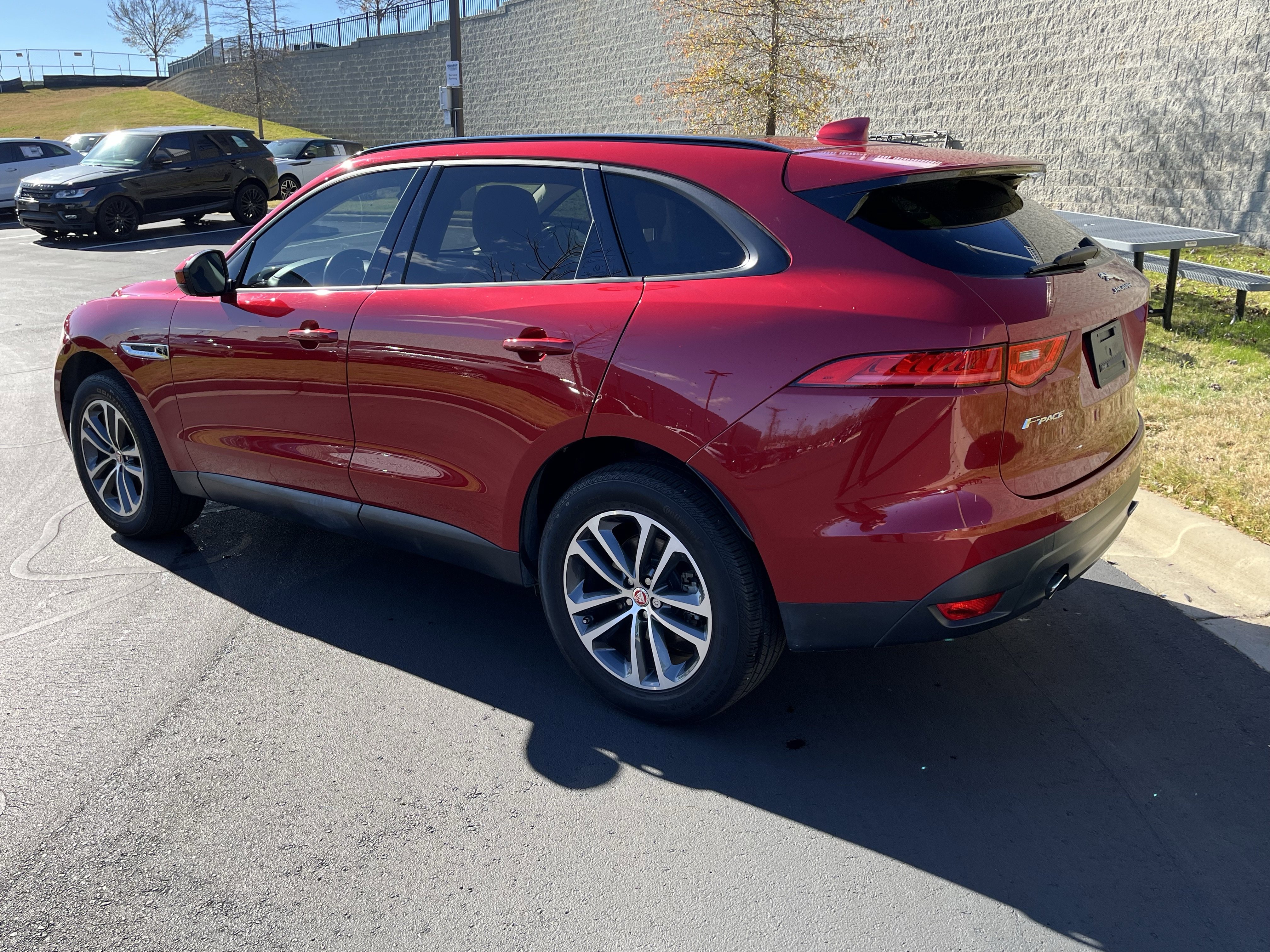 Used 2018 Jaguar F-PACE Premium image 6