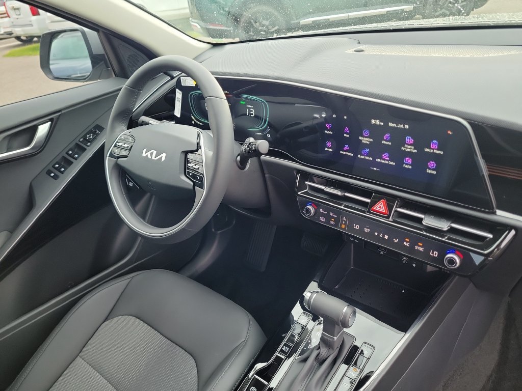 New 2026 Kia Niro EX FWD image 8