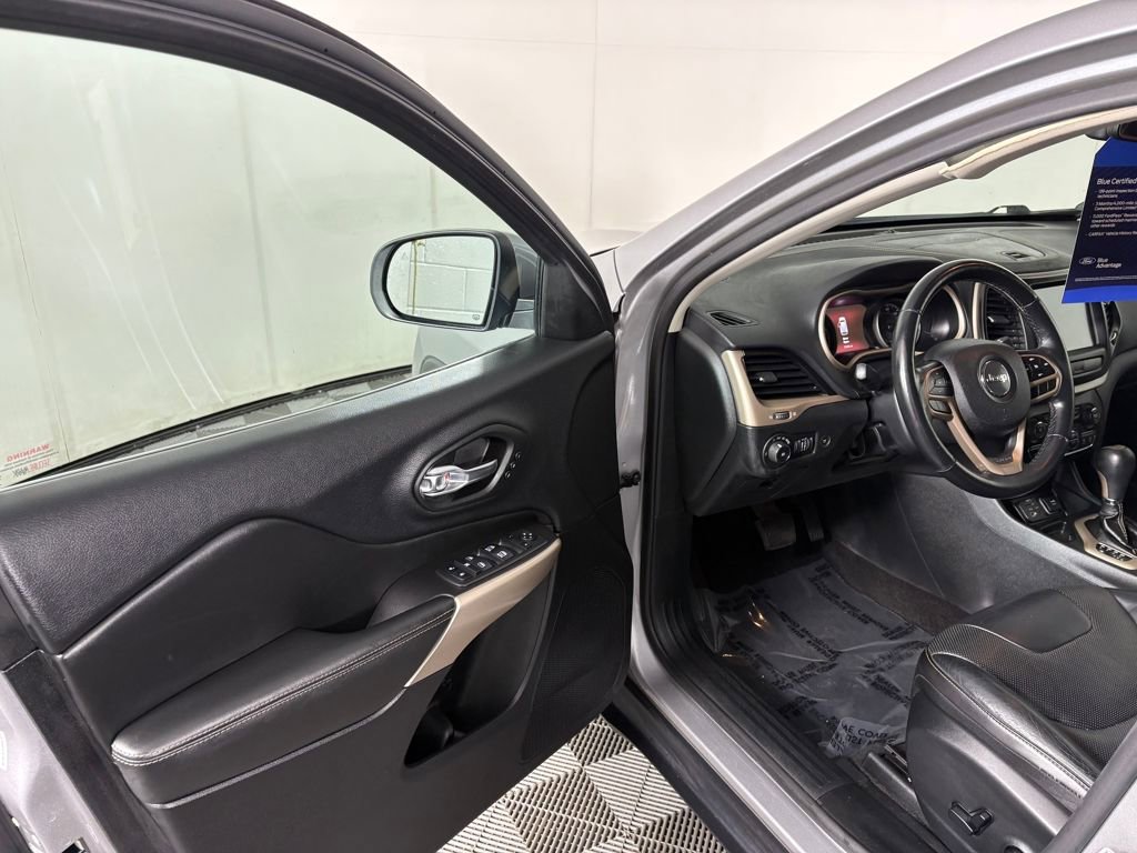 Used 2018 Jeep Cherokee Limited w/ Luxury Group image 12