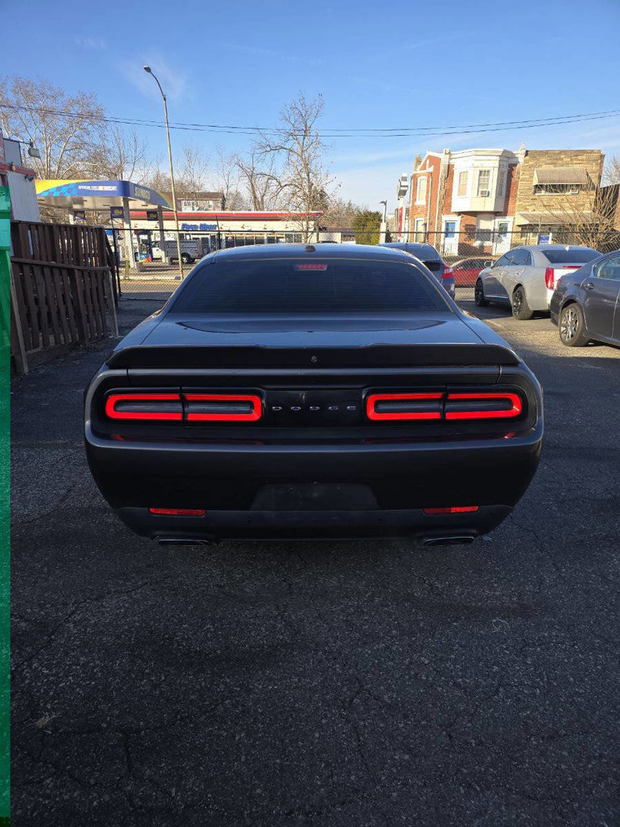 Used 2021 Dodge Challenger R/T RWD image 5